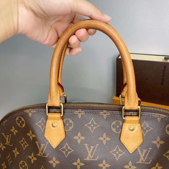 Louis Vuitton Alma Gm monogram Handbag - Picture 13 of 16